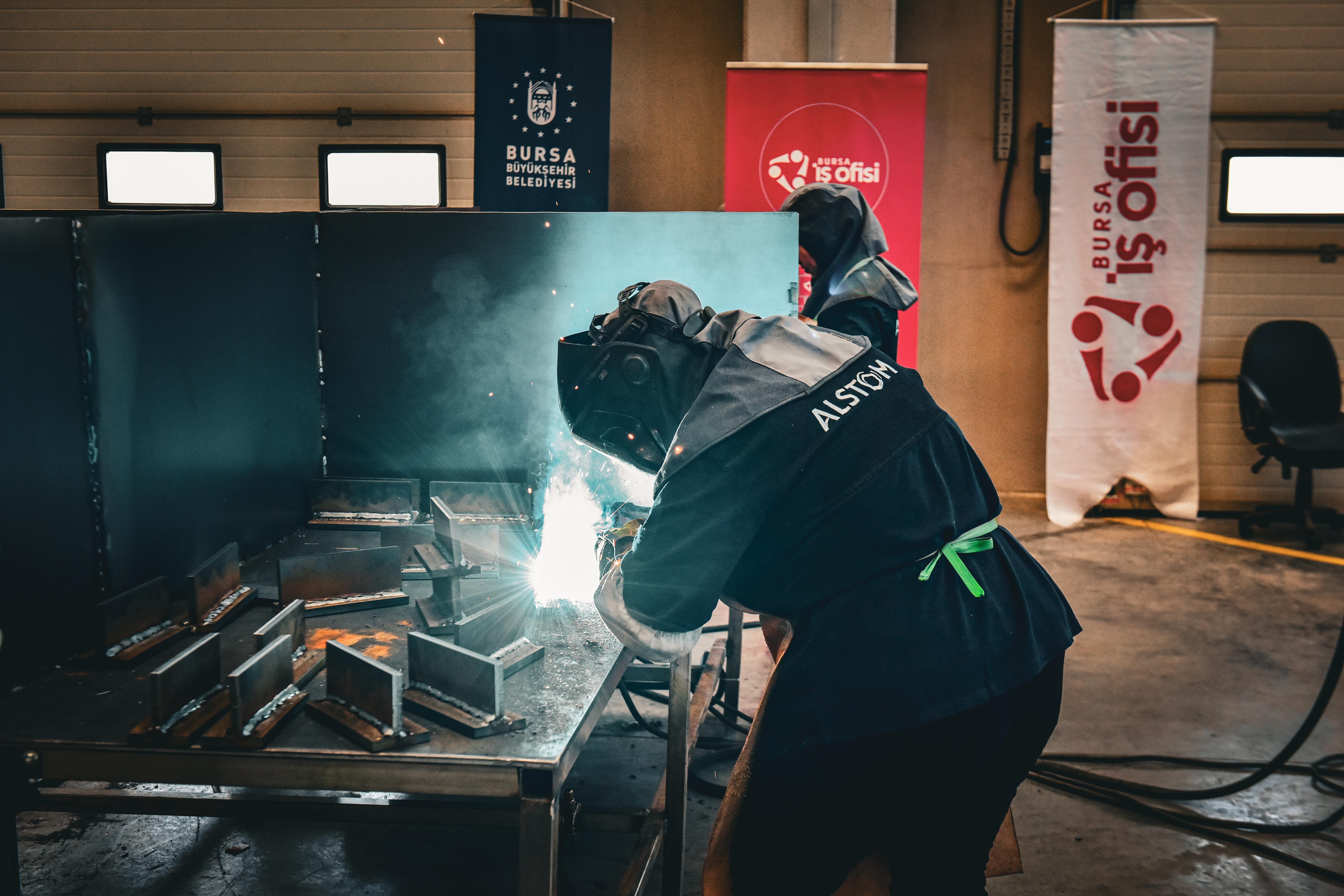 Bursa’da eğitim alan kadınlar kaynak ustası olarak istihdam edilecek