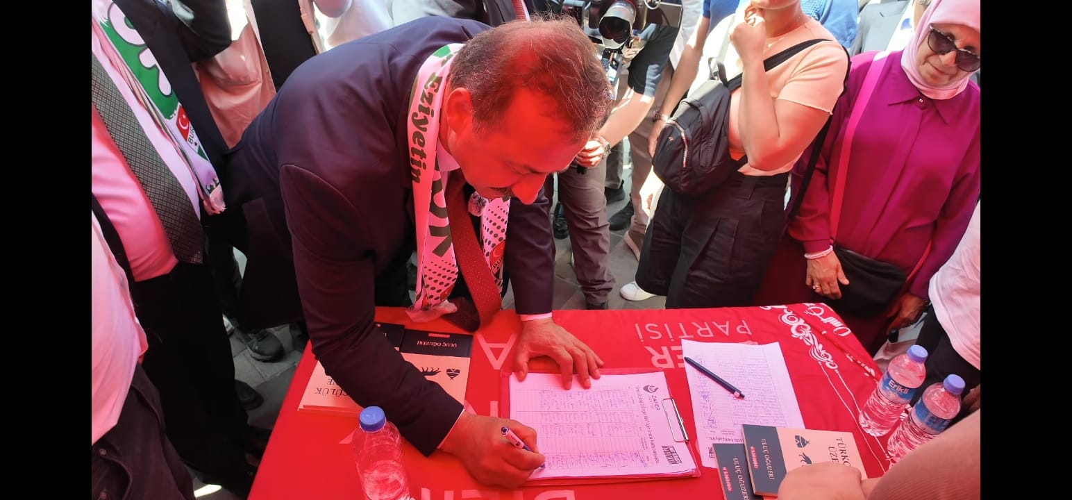 Yavuz Ağıralioğlu Bursa'da Ümit Özdağ için imza attı