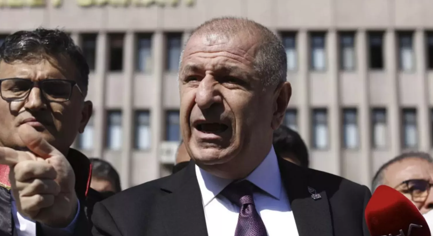 Son dakika... Zafer Partisi Lideri Ümit Özdağ tahliye edildi