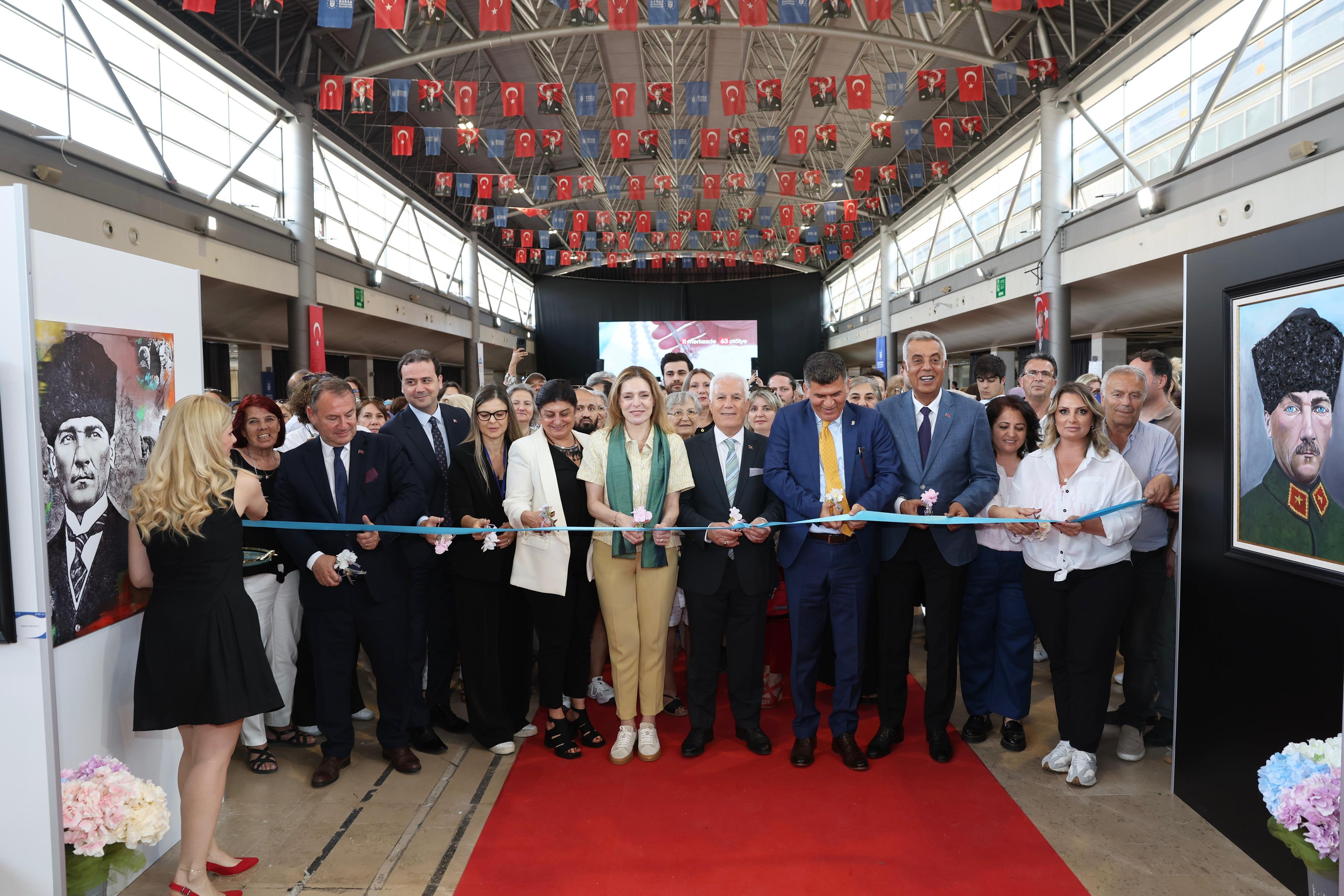 BUSMEK Yıl Sonu Sergisi ziyarete açıldı