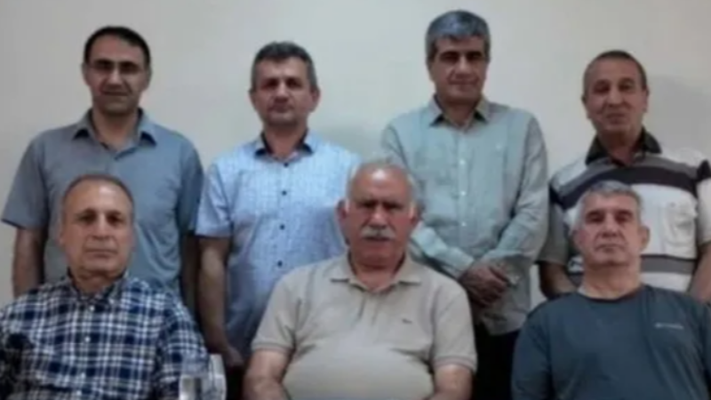 Teröristbaşı Öcalan: “Silahlar gönüllü bırakılmalı”