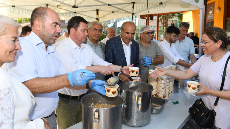 Osmangazi'de aşure ikramı, birlik ve beraberlik duygularını pekiştirdi