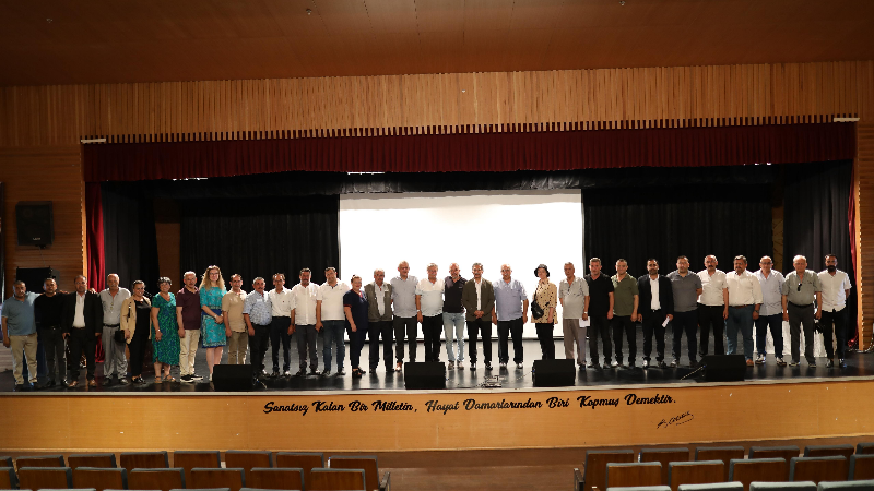 Gemlik'te muhtarlar ve belediye ortak çözümler için bir araya geldi.