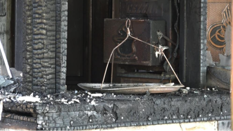 Bursa’da tarihi çay bahçesi yangında küle döndü