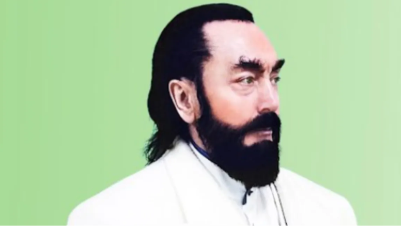 Adnan Oktar’dan cezaevinden yeni kare