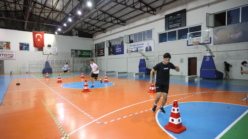 İnegöl Belediyesi’nden sporcu gençlere özel destek