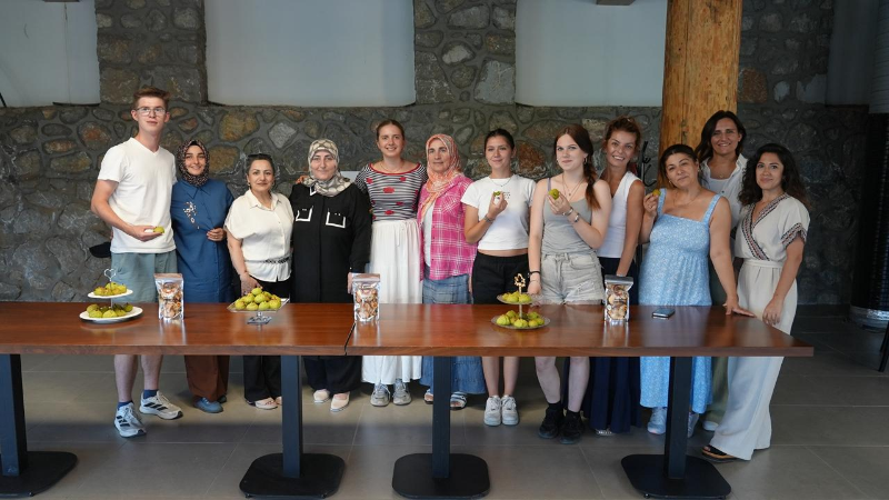 Uluslararası gençler Bursa'da Türk kültürünü keşfetti