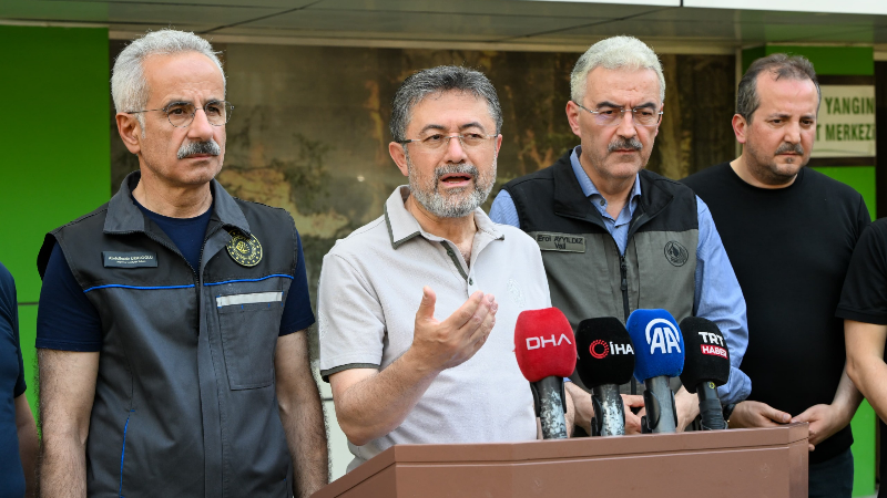 Bursa'daki orman yangınlarına ilişkin Bakan Yumaklı'dan basın açıklaması