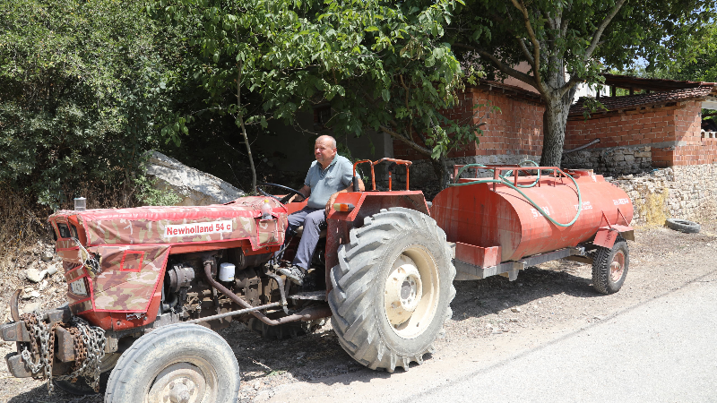 Başkan Bozbey’den örnek çiftçiye teşekkür