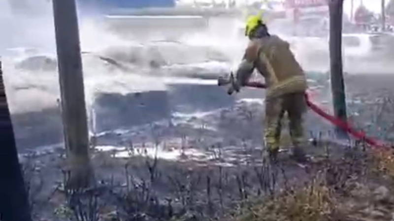 Bursa’da AVM otoparkında yangın: Onlarca araç zarar gördü