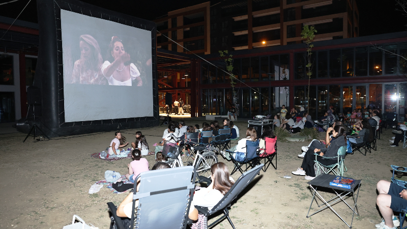 Pancar Deposu’nda açık havada sinema ve müzik keyfi