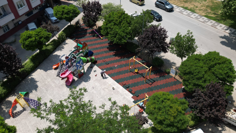 İnegöl’de 34 çocuk parkı yenilendi