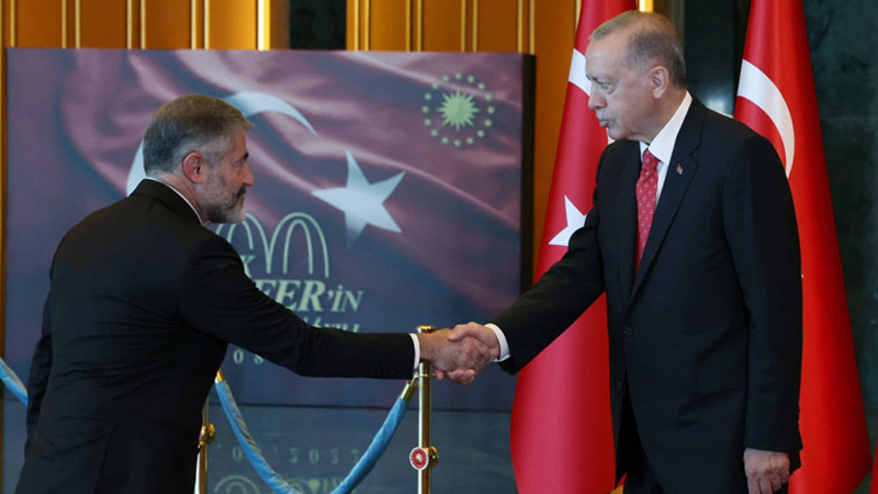 Dolmabahçe’de dikkat çeken görüşme: Nebati yeniden bakan mı oluyor?