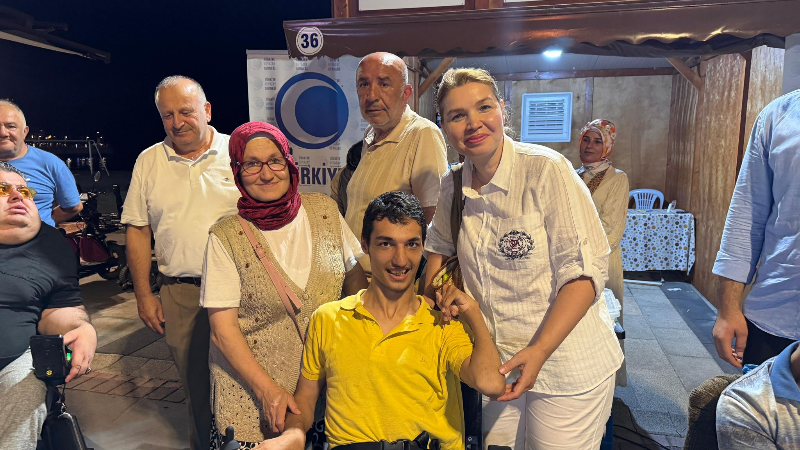 Engelli genç Mehmet’e özel donanımlı araç desteği