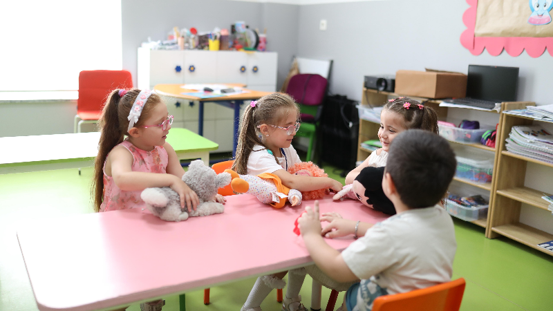 Gemlik’te çocuklar yaz okulunda hem eğlendi hem öğrendi