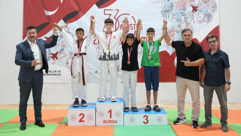 Yenişehir, minik taekwondoculara unutulmaz bir şampiyonayla kapılarını açtı