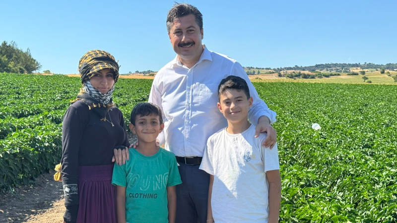 Başkan Özel'den tarım işçilerine ziyaret