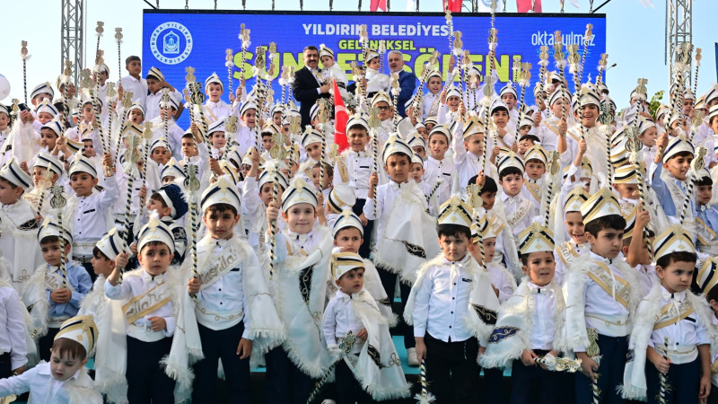 Klasik araçlarla sünnet konvoyu: Yıldırım'da unutulmaz şenlik