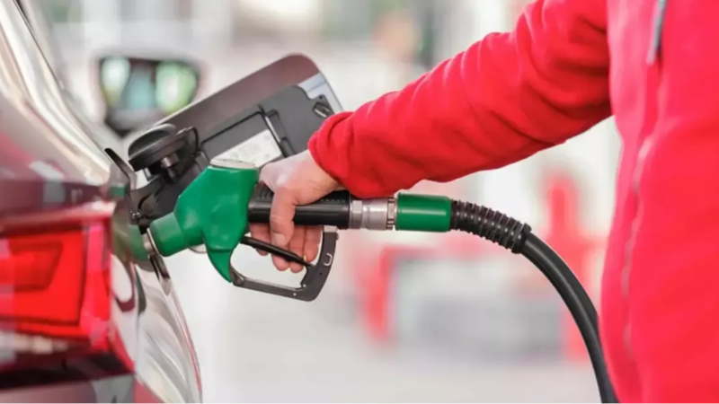 Benzine Bu Gece Zam Geliyor: Sürücüler Dikkat!