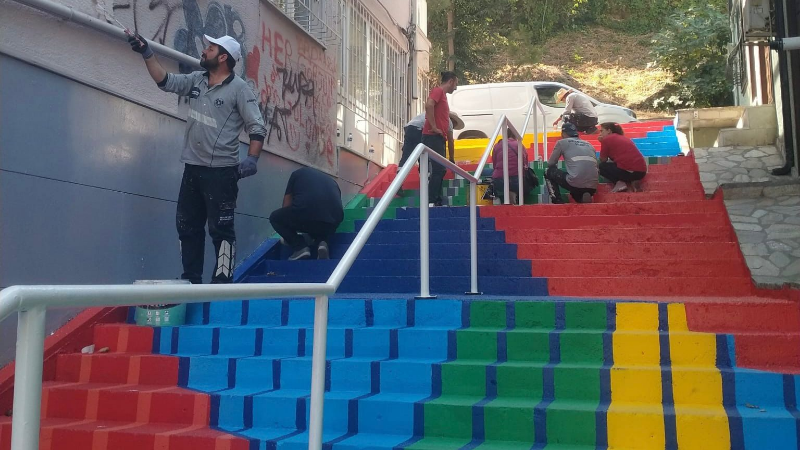 Bursa Büyükşehir Belediyesi'nden sokağa sanat uygulaması