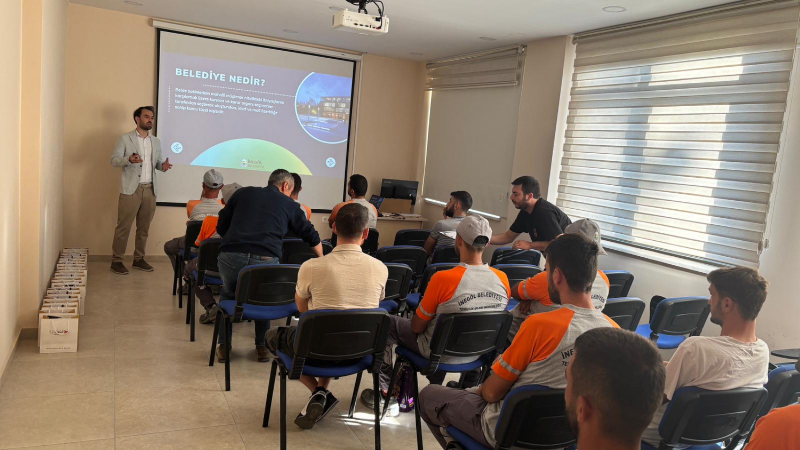 İnegöl Belediyesi'nde yeni çalışanlara ilk ders: Oryantasyon eğitimi