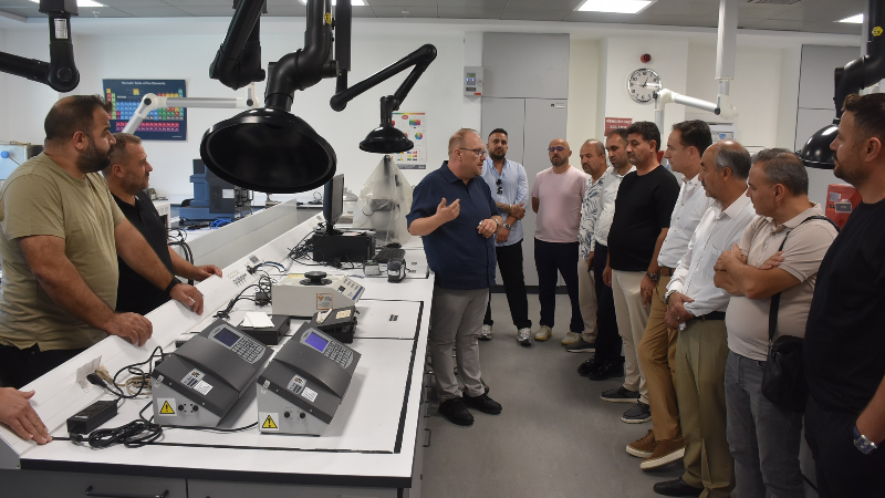İMSİAD üyeleri Polisan – Kansai boya fabrikasını ziyaret etti