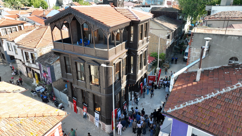 Mudanya'da kültür ve sanatın yeni adresi: Cumhuriyet Galerisi kapılarını aralıyor