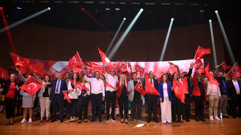 Atatürk'ün emaneti halk danslarıyla kutlandı