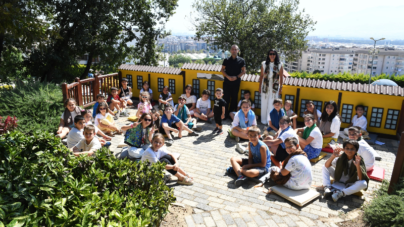 Çocuklar yazı arkeoloji ve dramayla taçlandırdı