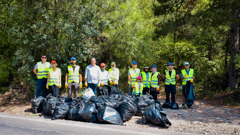 Kestel'de vatandaşlar çevre temizliği için bir araya geldi