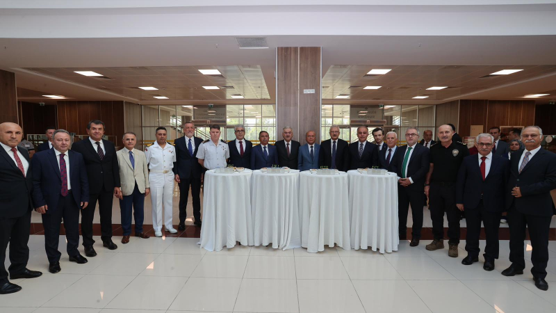 Bursa Valisi Ayyıldız'dan Adli Yıl Açılışı ve hayırsever ziyareti