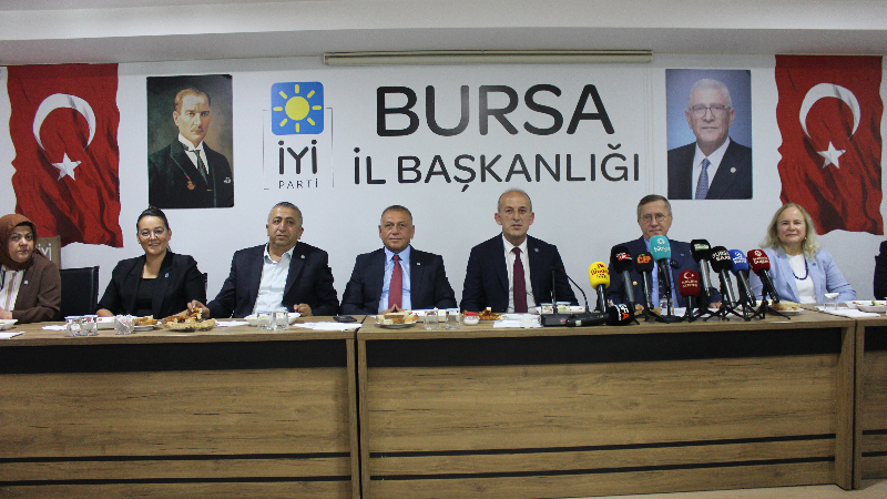 İYİ Parti Bursa’da saha mesaisinde