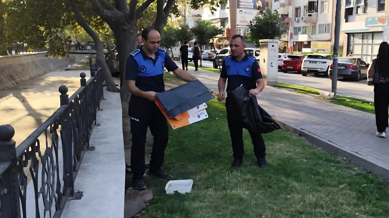 Zabıta, izinsiz afişlerle mücadeleyi sürdürüyor