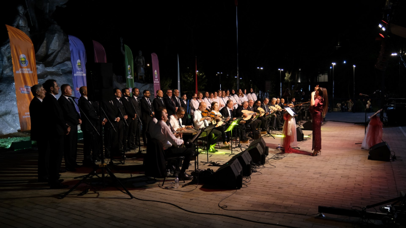 İnegöl TSM Korosu'ndan "Zaferden Kurtuluşa" konseri