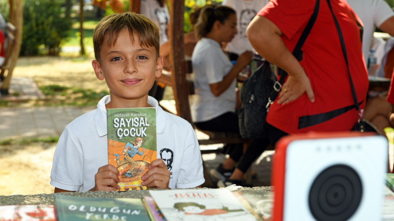 "1 Kitap 1 Fidan" Kampanyasına destek yağdı