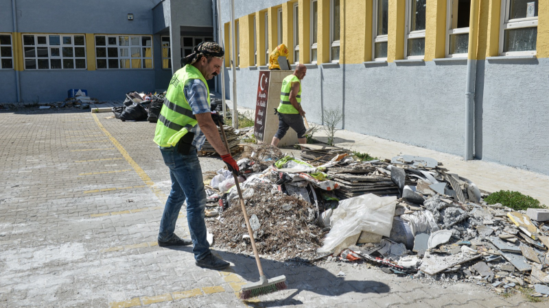 Bursa'da okulları yeni eğitim yılına hazır