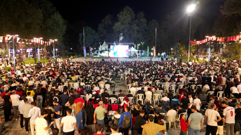 İnegöl halkı Milli Takımları destekledi