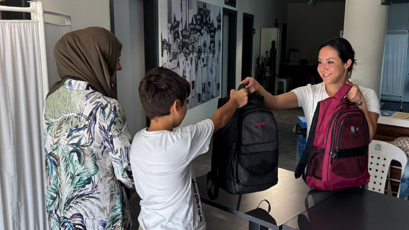 Nilüfer Belediyesi'nden bin 500 öğrenciye çanta ve kırtasiye desteği