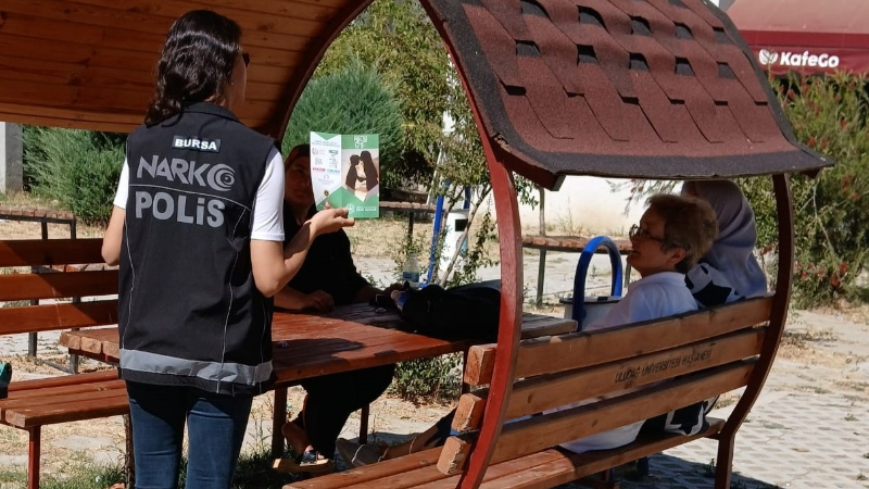 Narkotik ekipleri 15 etkinlikte toplumu bilinçlendiriyor