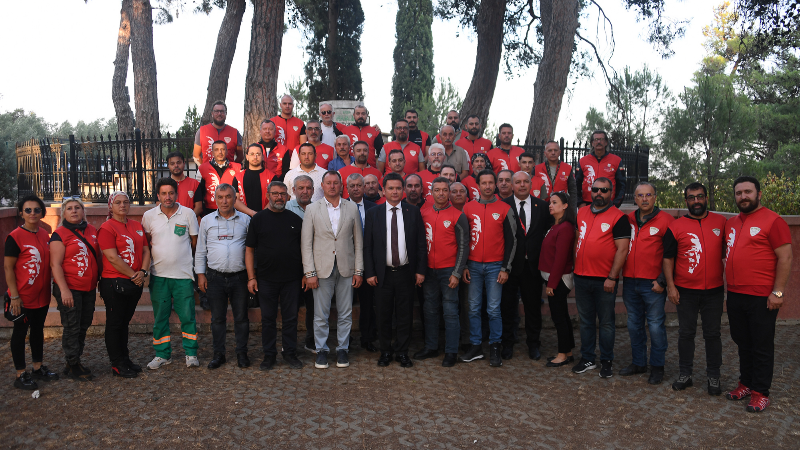 Başkan Aydın, kurtuluşun 103. yılında şehitlikleri ziyaret etti