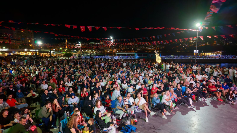 Gemlik’te 12 Dev Adam rüzgarı