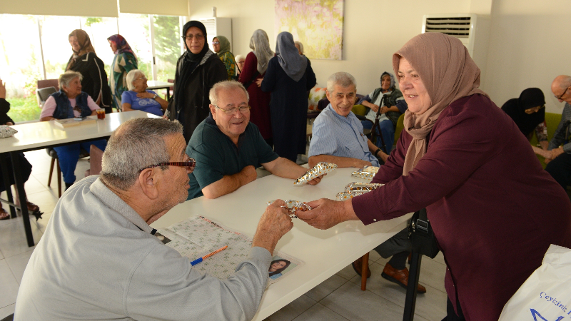 Nilüferli kadınlardan huzurevinde vefa dolu buluşma