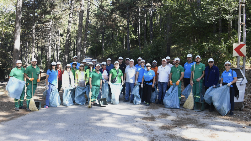 Osmangazi'de anlamlı etkinlik: Doğaya atılan 250 kilo çöp toplandı