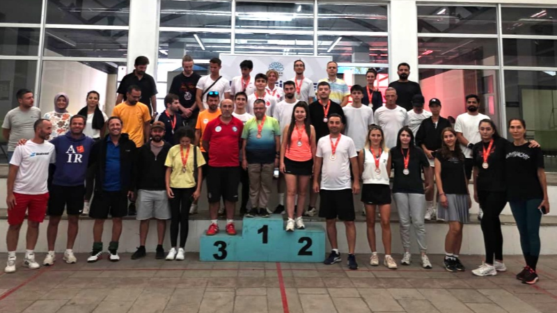 Nilüfer’de raket sporları turnuvası sona erdi