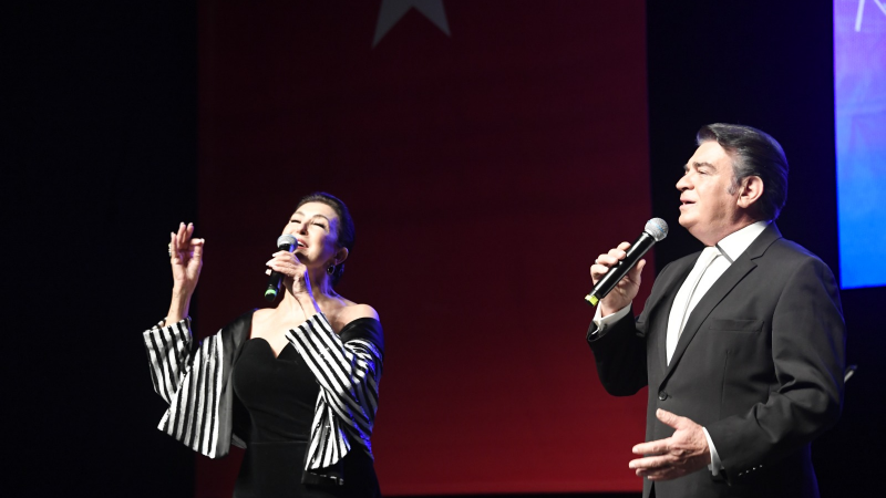 Sanat ve insanlık mirası: Osmangazi Belediyesi'nden Zeki Müren'e vefa gecesi