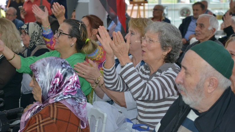 Bursa'da bir ilk: Huzurevi sakinleri artık Pickleball oynayacak!