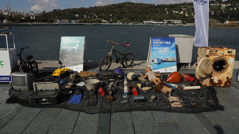 Marmara Denizi'nden çıkan atıklar sanata dönüştü