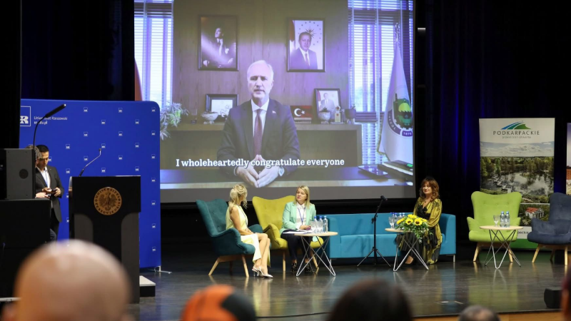 İnegöl Belediyesi heyeti Polonya'da iş birliği köprüleri kurdu