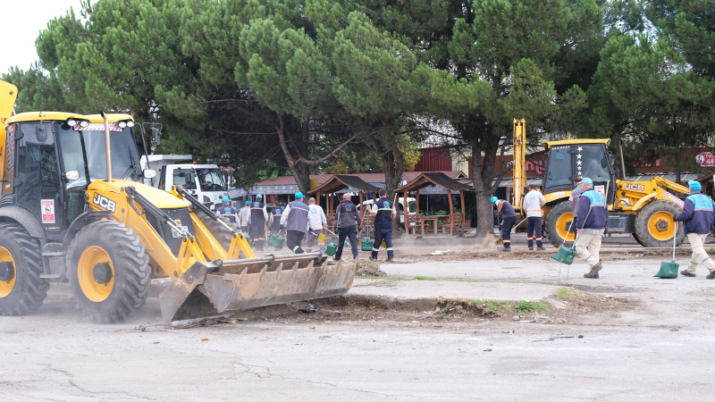 Nilüfer Belediyesi’nden Beşevler Sanayi Sitesi’nde temizlik seferberliği