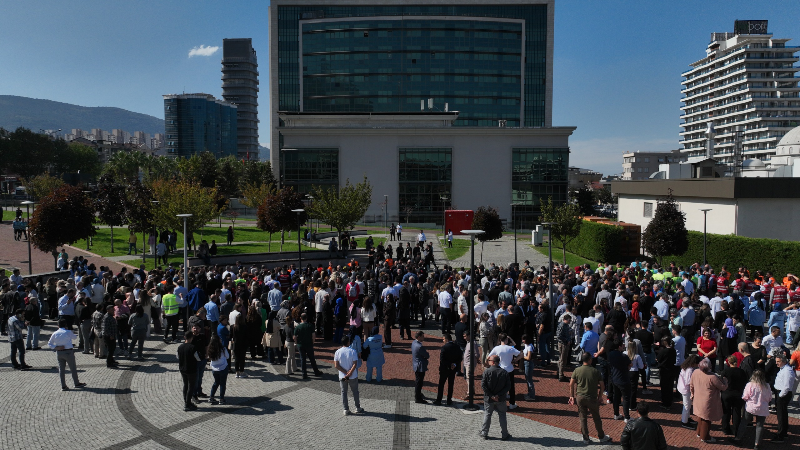 Büyükşehir binasında gerçekçi tahliye tatbikatı yapıldı